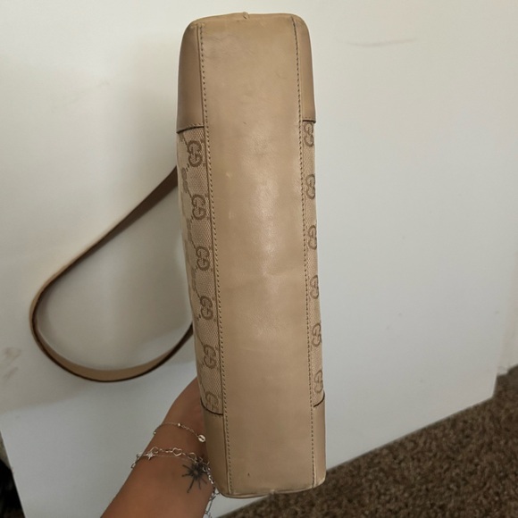 Gucci Beige GG Supreme Canvas Shoulder Bag with Tan Strap - Picture 5 of 10